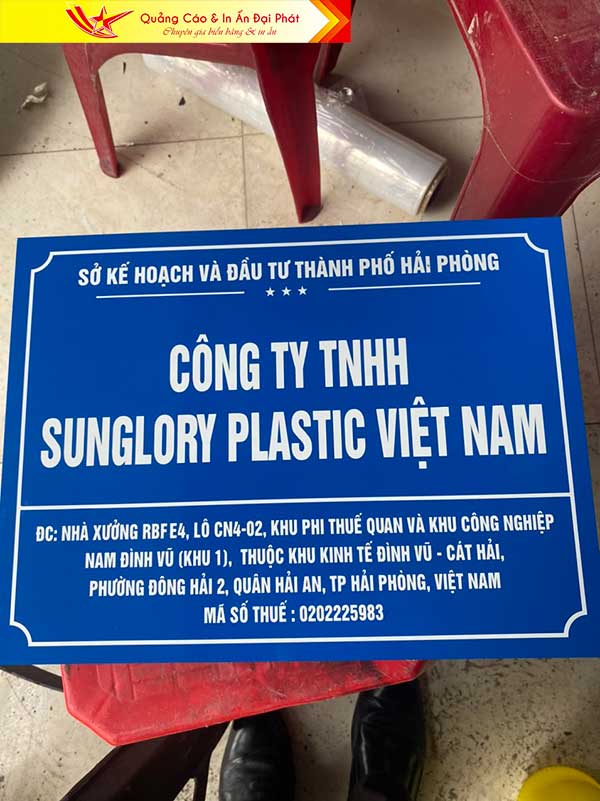 Làm biển công ty