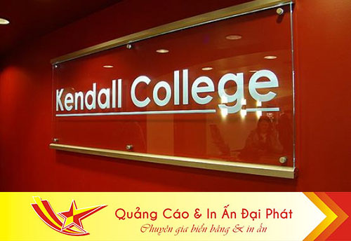 Thi công biển kính quảng cáo tại Hải Phòng