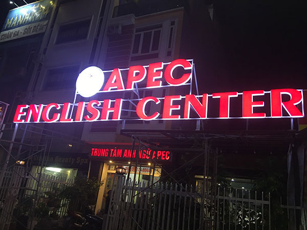 Biển trung tâm Anh ngữ APEC Đường Máng