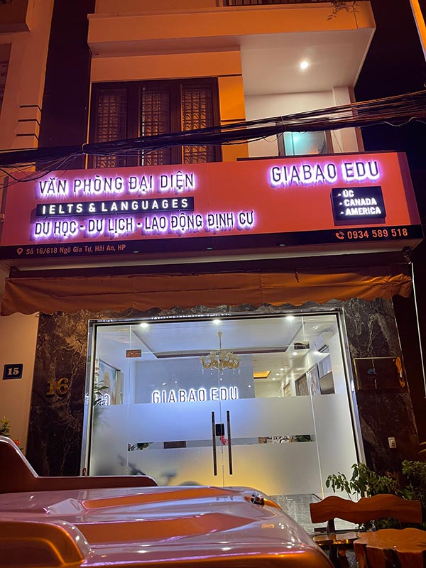 Làm biển quảng cáo trung tâm ngoại ngữ Gia Bảo Edu
