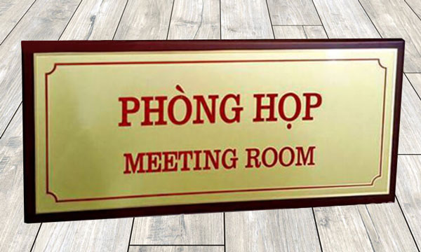 Có nên làm biển công ty bằng đồng không