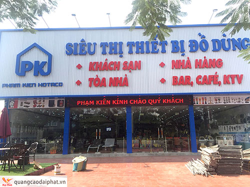 Thi công biển tôn sóng chữ uốn nổi công ty thiết bị đồ dùng Phạm Kiên